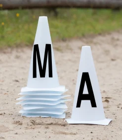 Waldhausen Reitplatz>Bahnpylone, Viereck 20x40 m