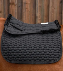 Waldhausen Sattelpads|Lammfelle></noscript>Sattelkissen mit Synthetik-Fell