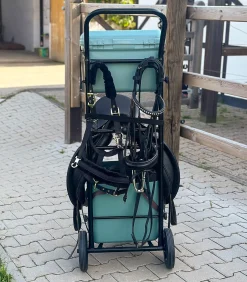 Waldhausen Sattelschränke, Boxentaschen & Aufbewahrung|Anbinder, Halter & Haken></noscript>Stall-Carry, Metall