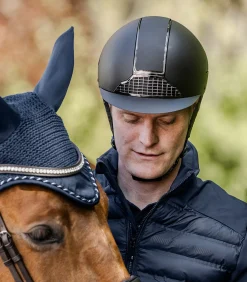 SWING Reithelme><noscript><img width=